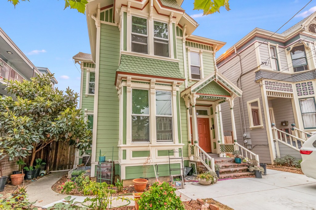 Primary Photo - 2206 San Antonio Ave