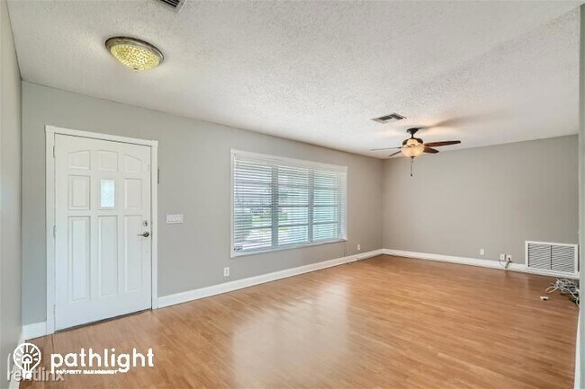 Foto del edificio - 3 br, 2 bath House - 1185 SW 28th Ave UNIT
