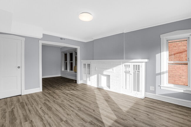Building Photo - 2817 N Clybourn Ave