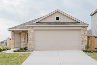 Building Photo - 16819 Spotted Oak Dr