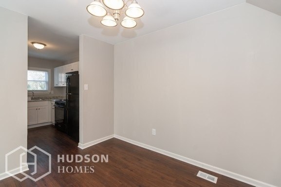 Foto del edificio - 9312 Neil Rd