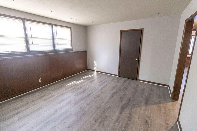 Foto del edificio - 1804 Sylvan Ln