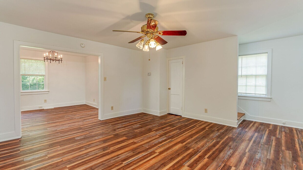 Primary Photo - 3 Bedroom 1 Bath Townhouse in Wagener Terr...