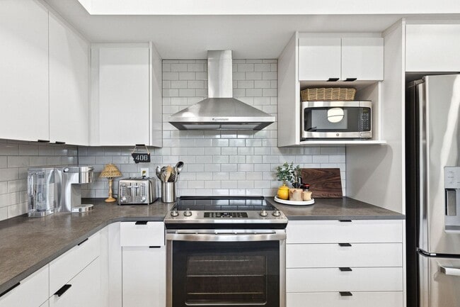 Foto del edificio - Hip Strip Furnished Condo in Reed Building $2,500 / Month - DATES NEGOTIABLE