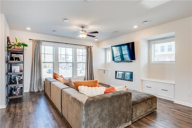 Foto del edificio - 1634 Halbrook Pl SW