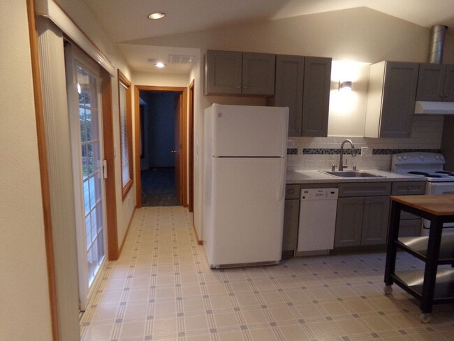 Foto del edificio - 1 BR, 1 BA ADU ~WATER/SEWER/GARBAGE/ELECTRIC INCLUDED!