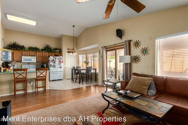 Foto del edificio - 3 br, 2 bath House - 7724 E DOVER ST