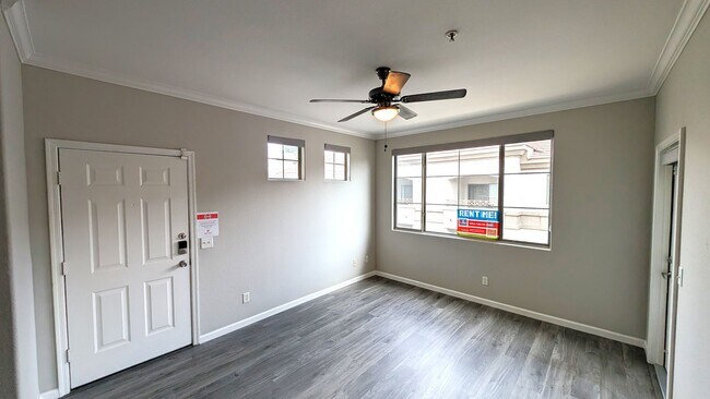 Foto del edificio - 1 Bedroom Condo in the Solana Townhome Community Near E Baseline Rd and S Higley Rd!