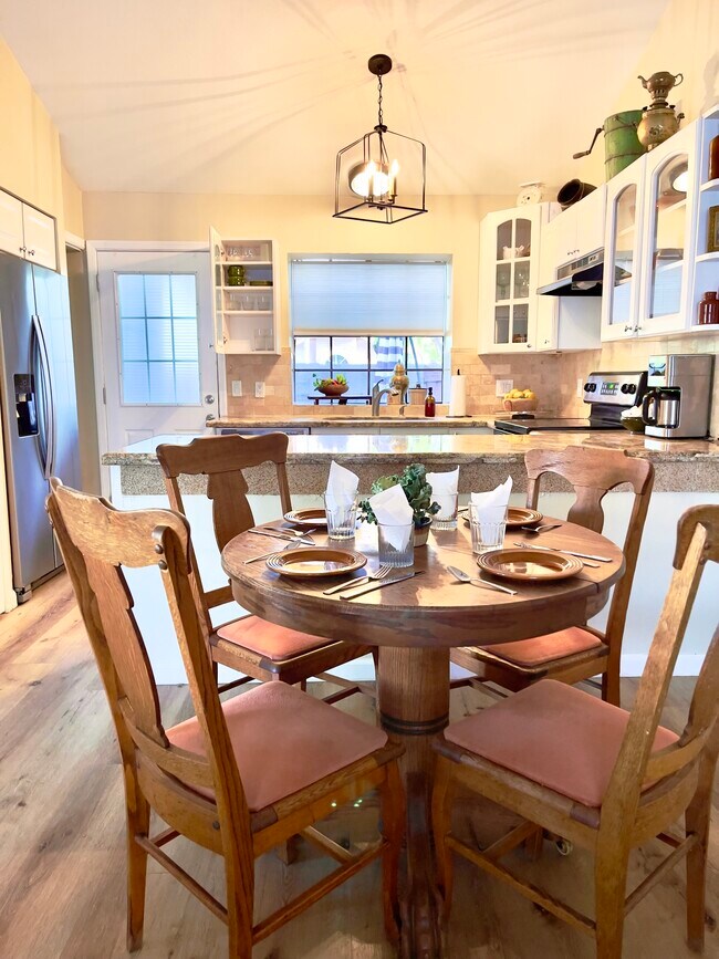 Building Photo - 5704 E Aire Libre Ave