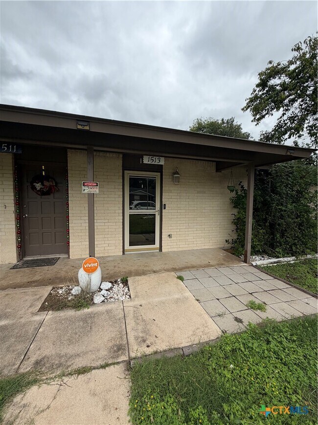 Foto del edificio - 1513 Shannon Cir