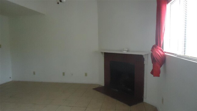 Foto del edificio - 7200 T C Jester Blvd