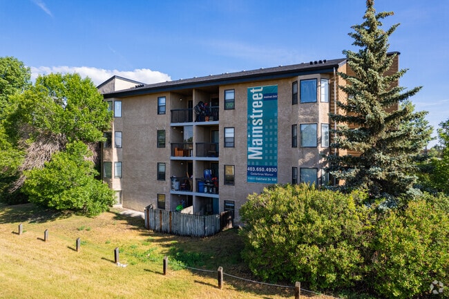 Building Photo - Cedarbrae Manor