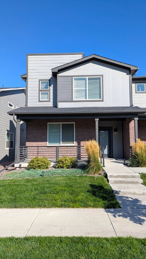 Stunning 3-Bed Townhome in Northglenn w/ 2... - Stunning 3-Bed Townhome in Northglenn w/ 2...