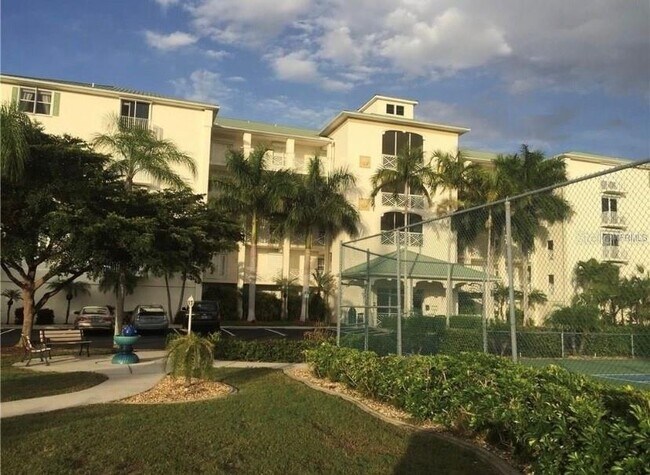 Foto del edificio - 200 Harbor Walk Dr