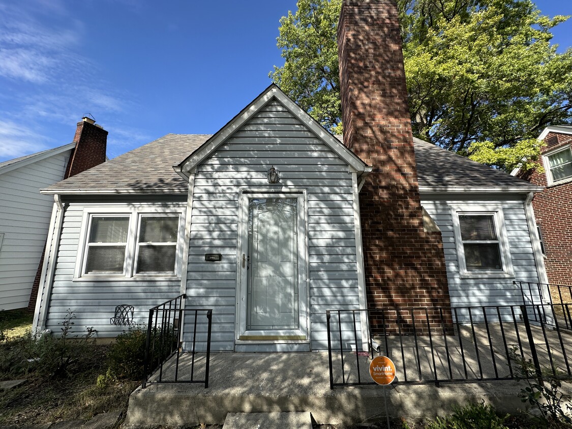 Front Door - 3015 Kenlawn St