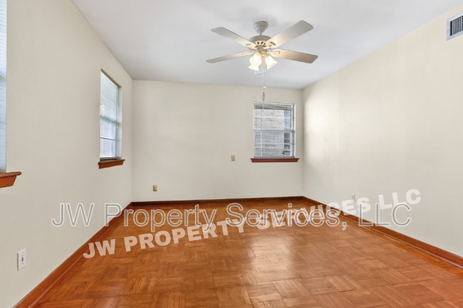 Building Photo - 226 Sena Dr