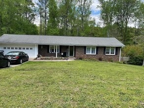 Building Photo - 4471 Parkview Dr