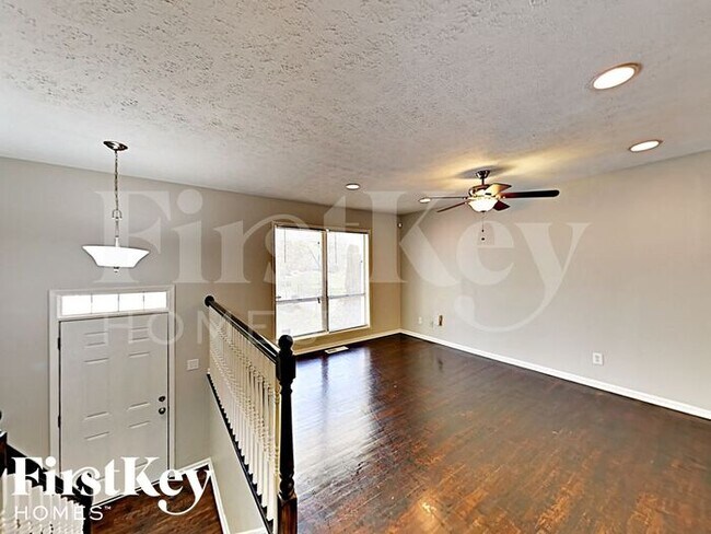 Building Photo - 2496 Shiloh Dr