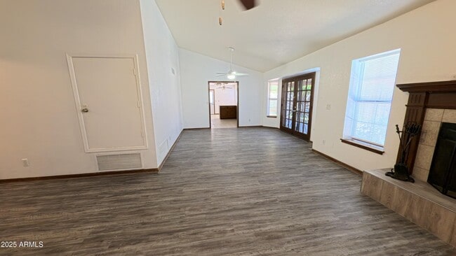 Building Photo - 3838 E Contessa St