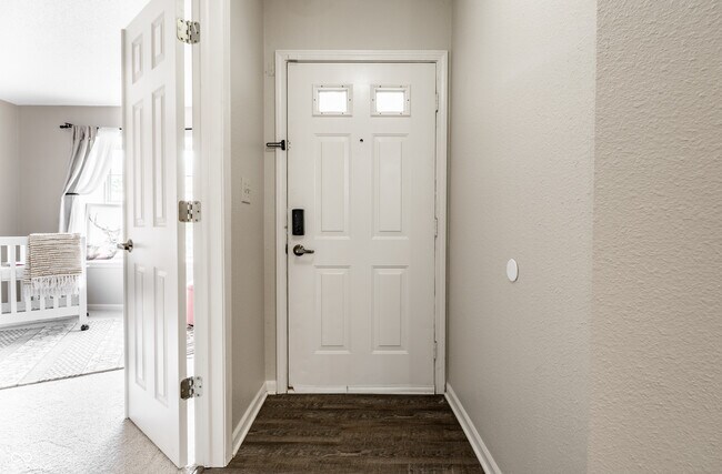 Building Photo - 10513 Blue Springs Ln