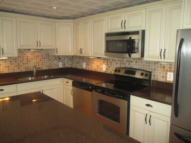 Foto del edificio - Townhome for rent in Upper Fells Point (Butcher's Hill)