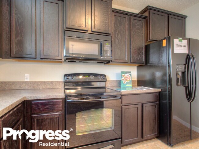 Building Photo - 6929 Glenbrook Dr