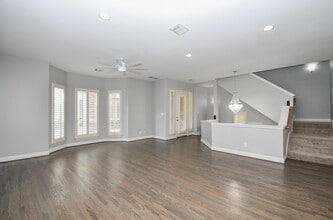 Building Photo - 1016 Studer St