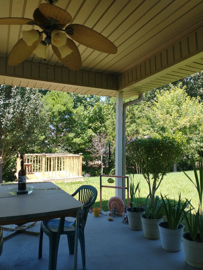 Building Photo - 124 Paladin Dr