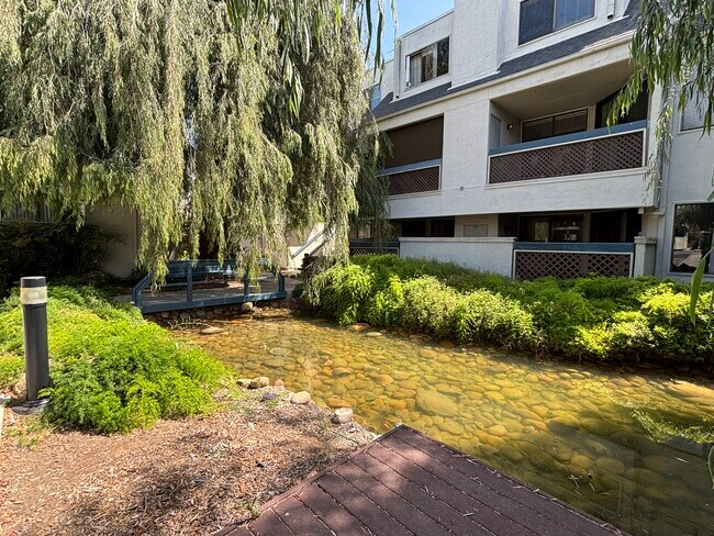Foto del edificio - 2232 River Run Dr