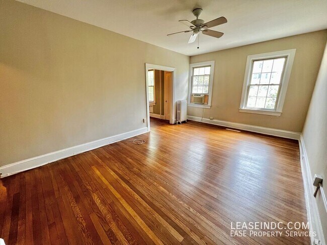 Foto del edificio - 5402 Connecticut Ave NW