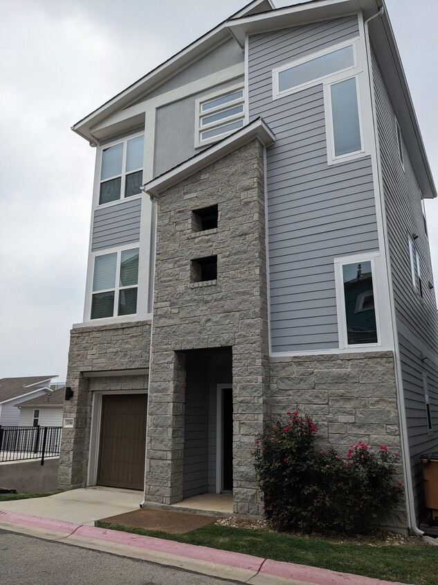 Primary Photo - 2016 Sager Dr