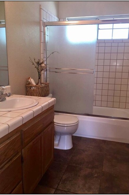 Baño completo - 525 Cooper Ave