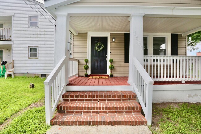 Foto del edificio - Updated & Ready 09-06-24! Pet Friendly - F...