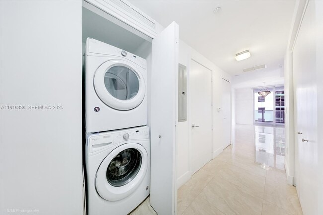 Foto del edificio - 488 NE 18th St