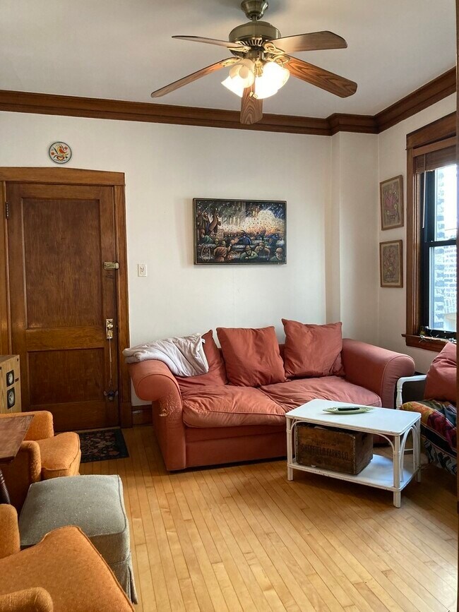 Foto del edificio - 2223 W Iowa St