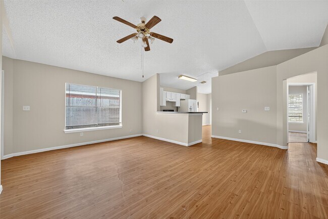 Building Photo - 15715 Ridgegate Rd