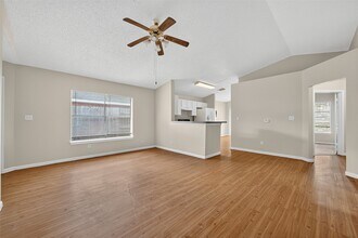 Building Photo - 15727 Ridgegate Rd