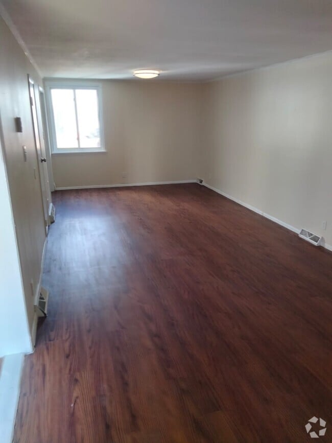 Building Photo - 226 Martin St