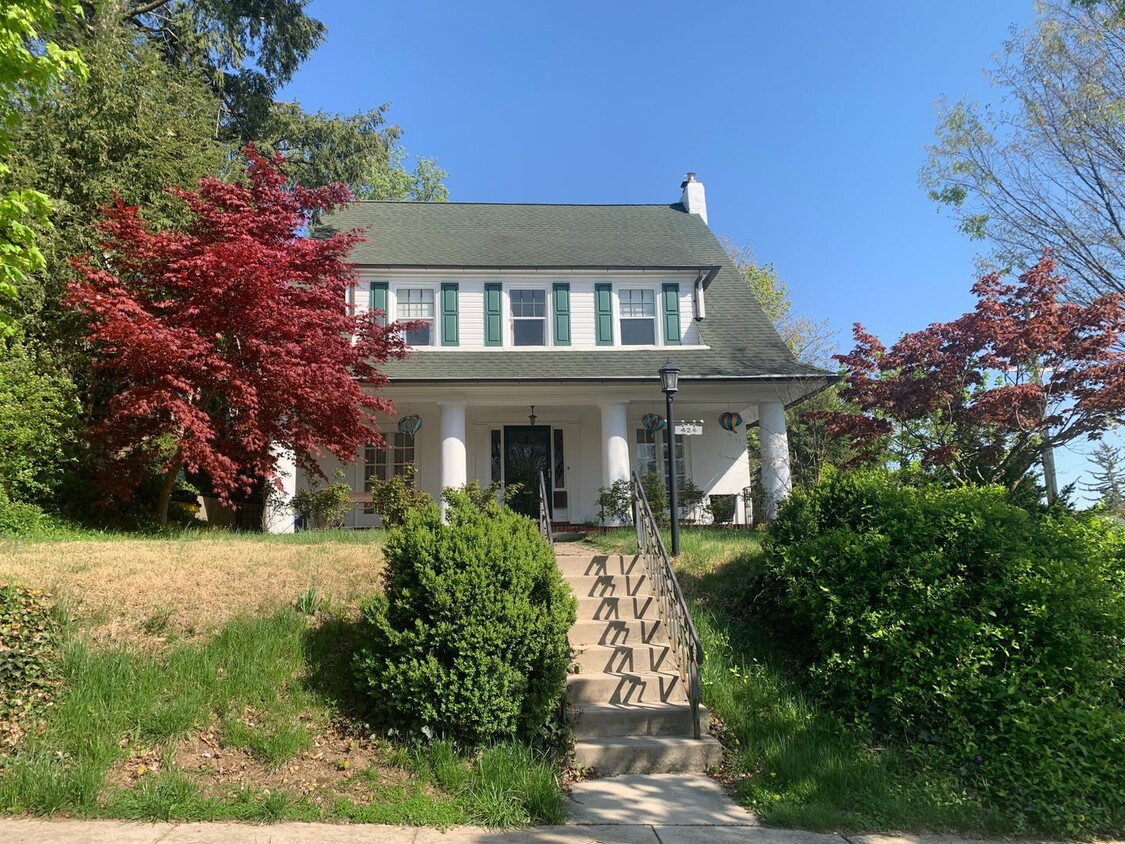 Primary Photo - Well Maintained Colonial on the Avenues- L...