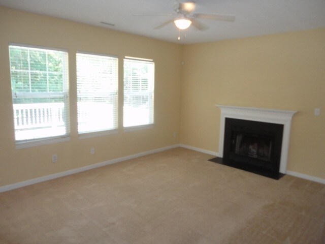 Building Photo - 5212 Cumberland Plain Drive