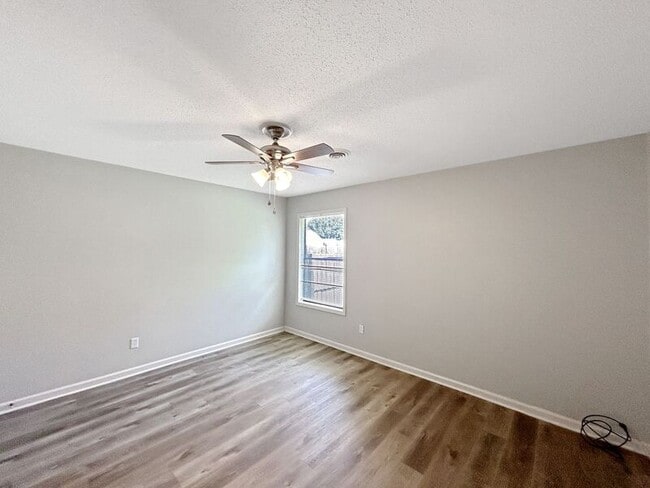 Building Photo - 790 Clarington Dr