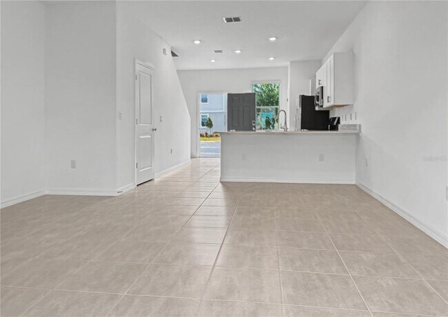 Building Photo - 2949 Skyline Lp