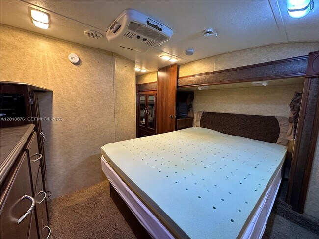 Foto del edificio - 9701 SW 77th Terrace