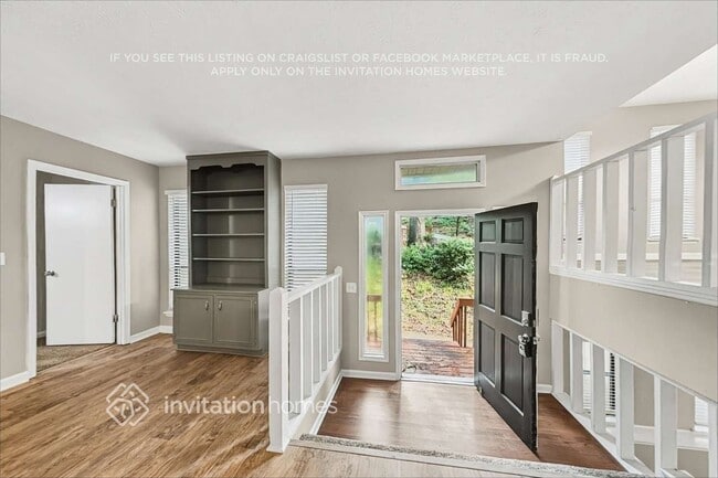Building Photo - 6572 Oakwood Dr