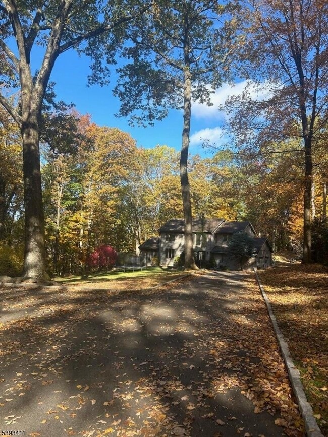 Foto del edificio - 102 Drakestown Rd