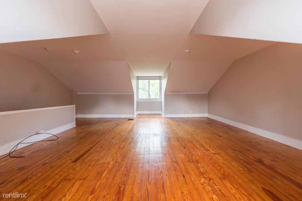 Primary Photo - 4 br, 1 bath Townhome - 202 Gilliland Avenue
