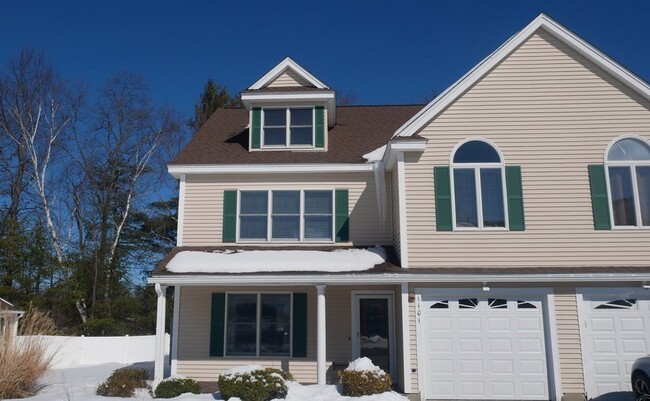Foto del edificio - 216 Rangeway Rd
