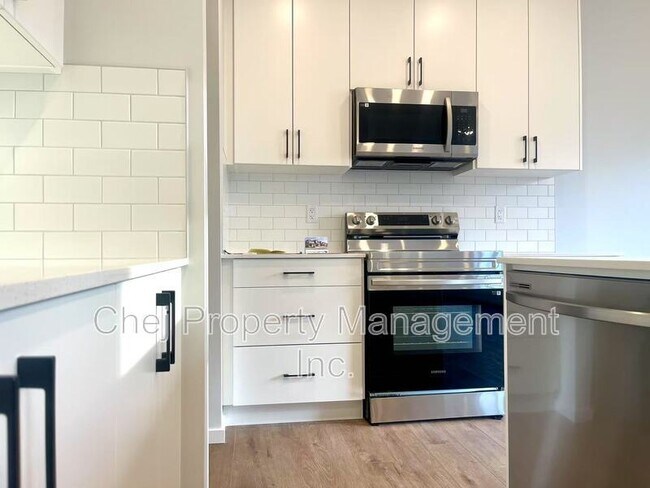 Building Photo - 2036-2208 208 Street NW