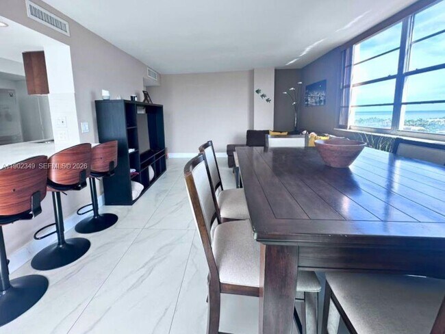 Building Photo - 3161 S Ocean Dr