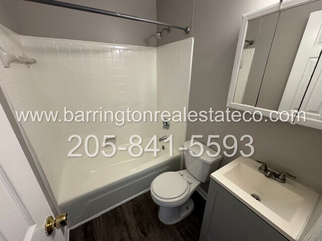 Building Photo - 908 4th Ave W